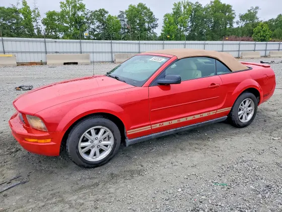 2008 Ford Mustang Deluxe