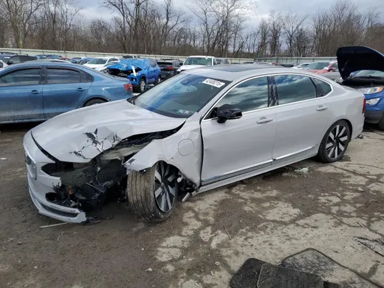 2024 Volvo S90 Recharge Plug-In Hybrid Ultimate