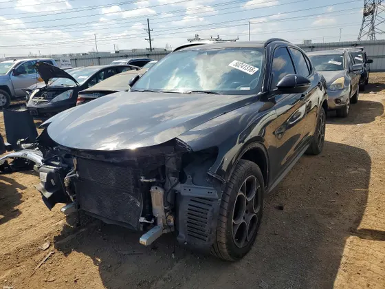 2018 Alfa Romeo Stelvio Sport
