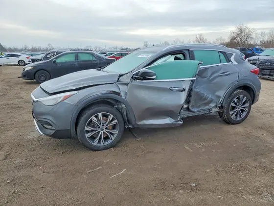 2017 INFINITI QX30 Premium