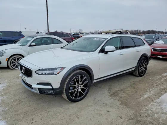 2020 Volvo V90 Cross Country