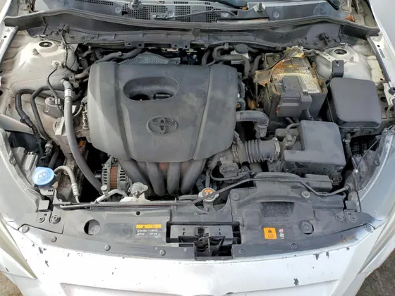 2020 Toyota Yaris Hatchback LE