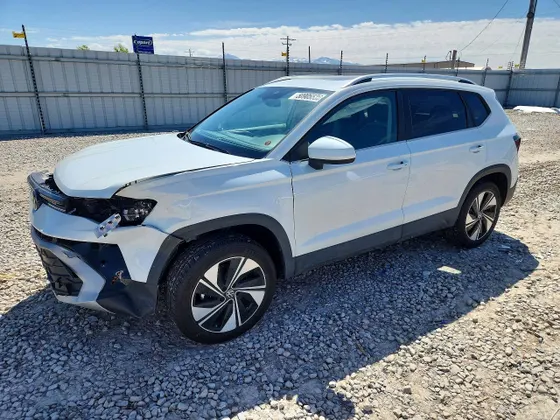2025 Volkswagen Taos SE