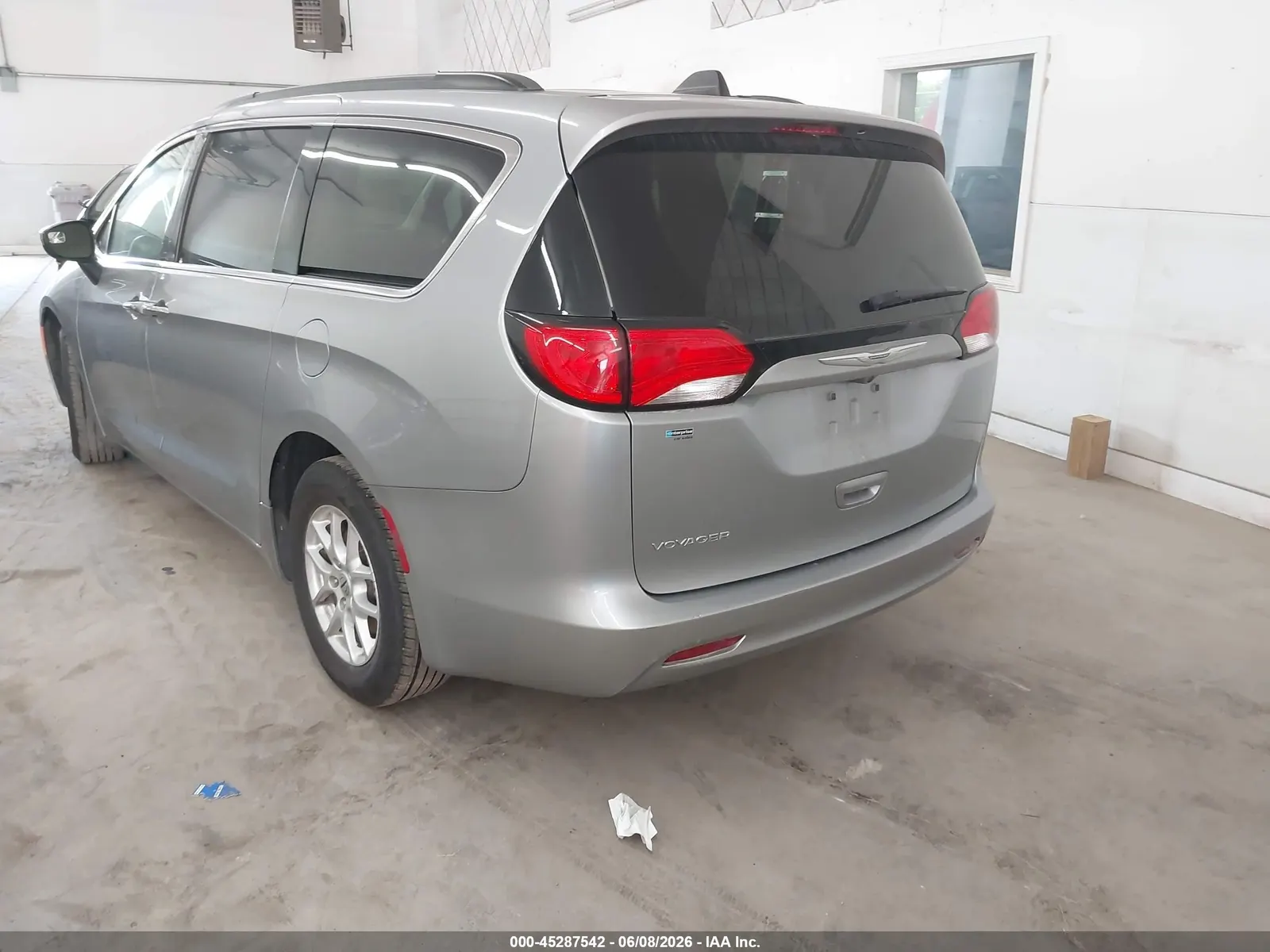2021 Chrysler Voyager LXI