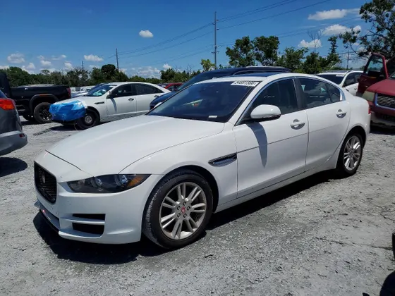 2017 Jaguar XE 25t Premium