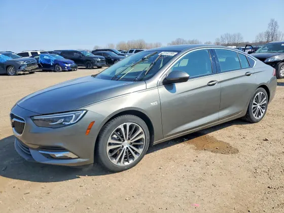 2018 Buick Regal Sportback Essence