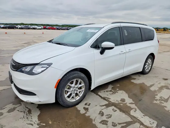 2021 Chrysler Voyager LXI