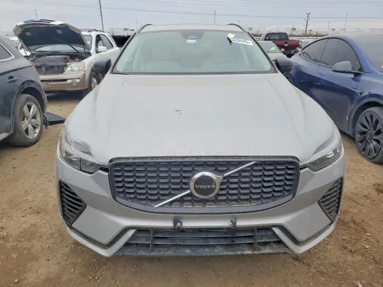 2025 Volvo XC60 Plug-In Hybrid Core