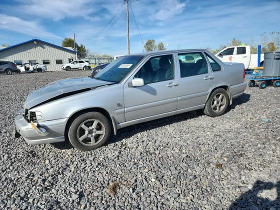 1999 Volvo S70