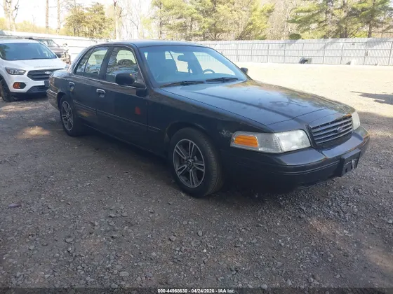 2003 Ford Crown Victoria LX