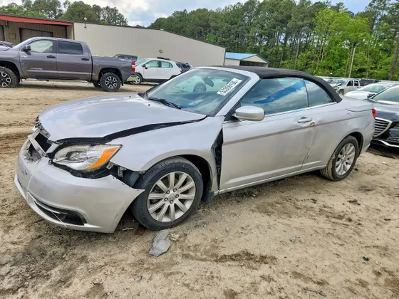 2012 Chrysler 200 Touring