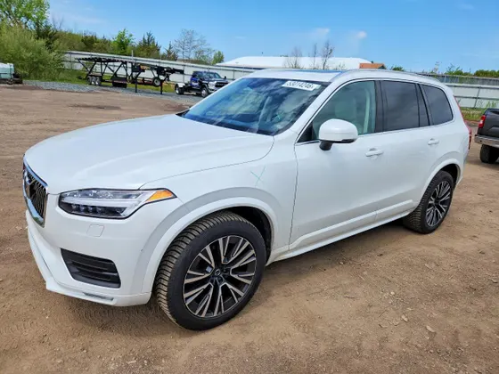 2022 Volvo XC90 Momentum