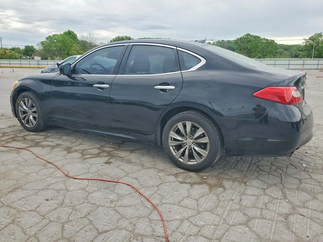 2011 INFINITI M56