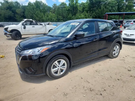 2023 Nissan Kicks S