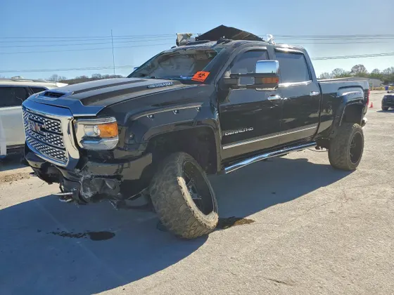 2018 GMC Sierra 3500HD Denali