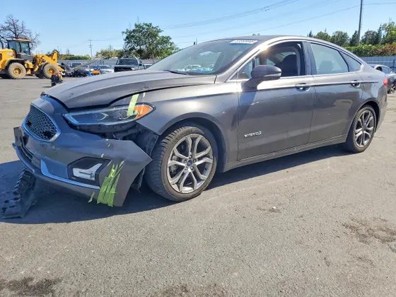 2019 Ford Fusion Hybrid Titanium