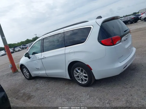 2021 Chrysler Voyager LXI