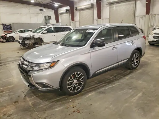 2016 Mitsubishi Outlander SE