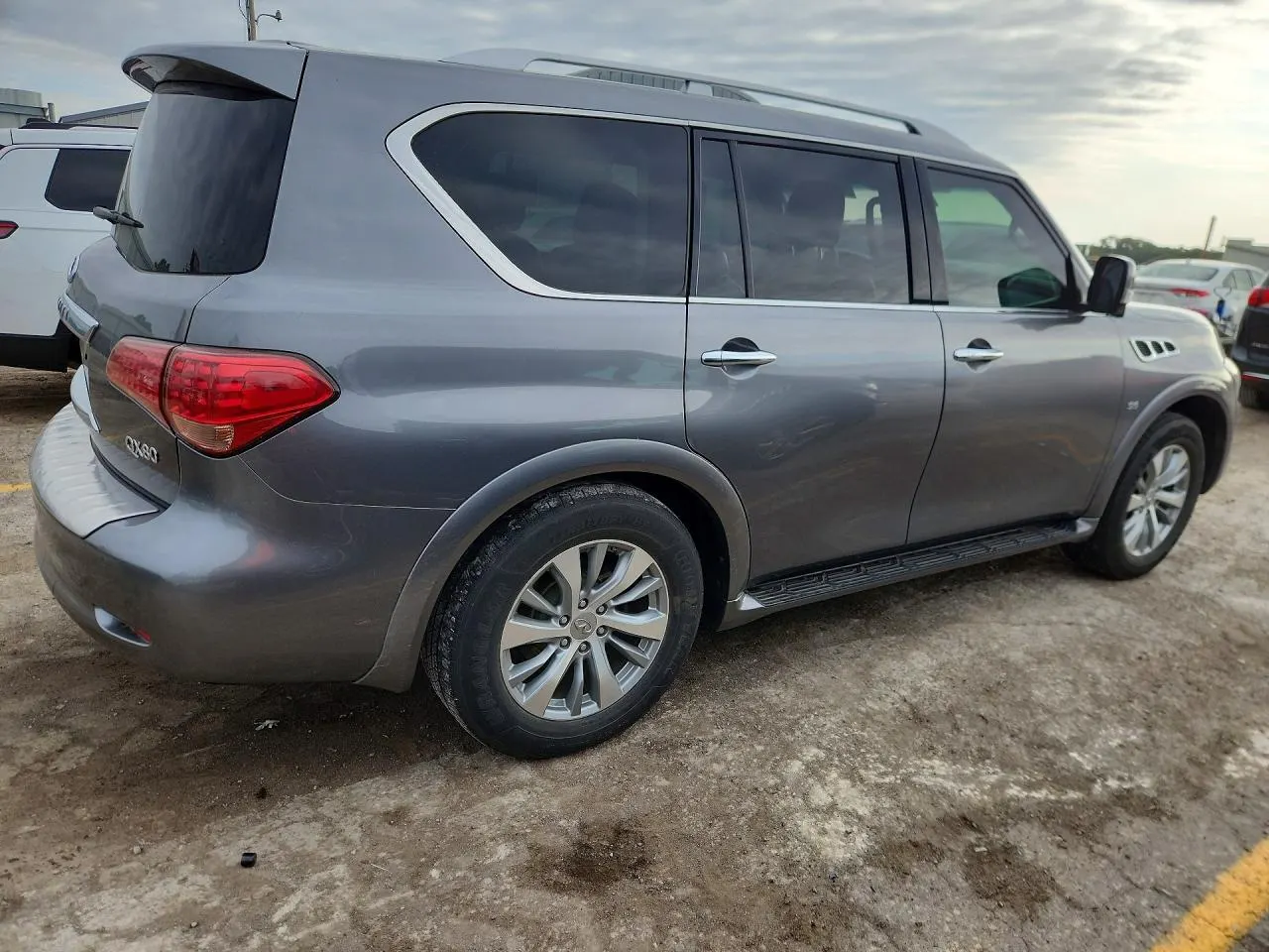 2017 INFINITI QX80