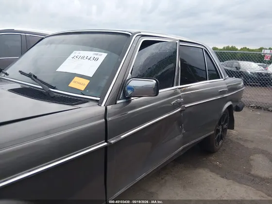 1983 Mercedes-Benz 300 Series 300D-T