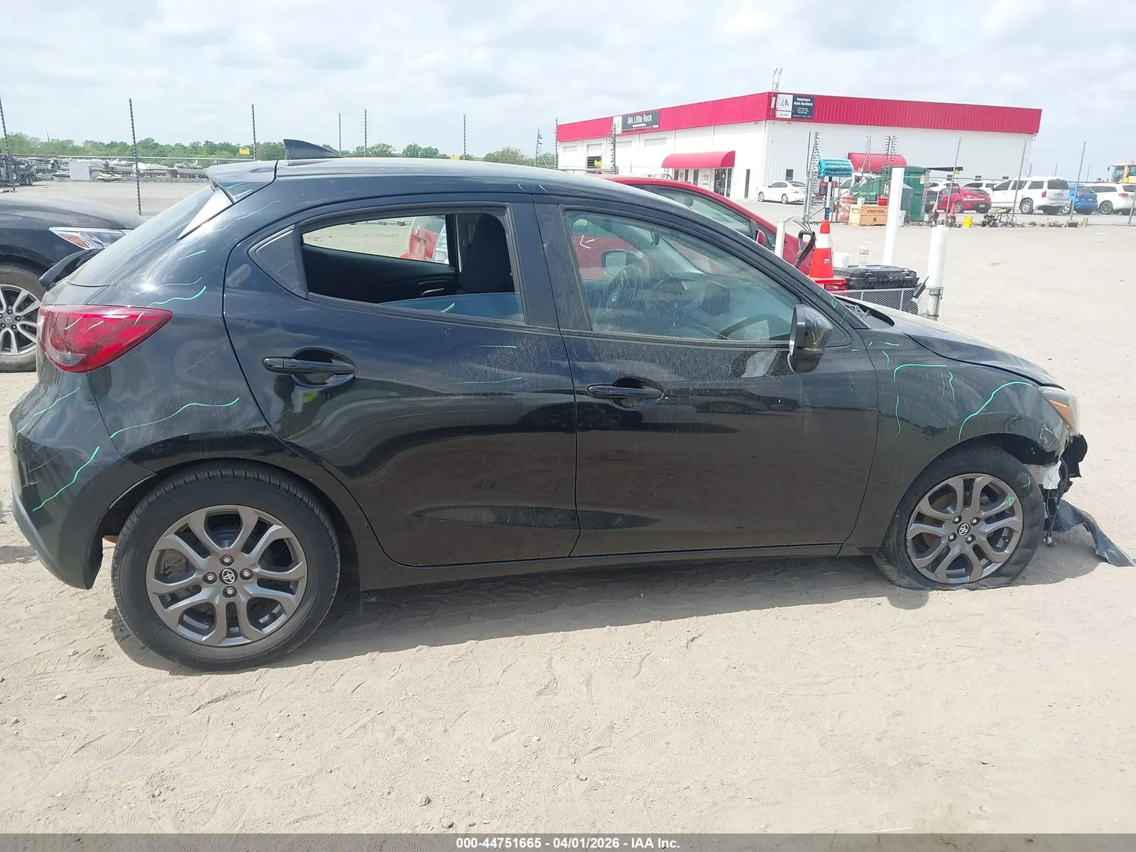 2020 Toyota Yaris Hatchback LE