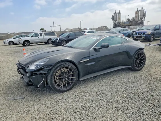 2025 Aston Martin Vantage