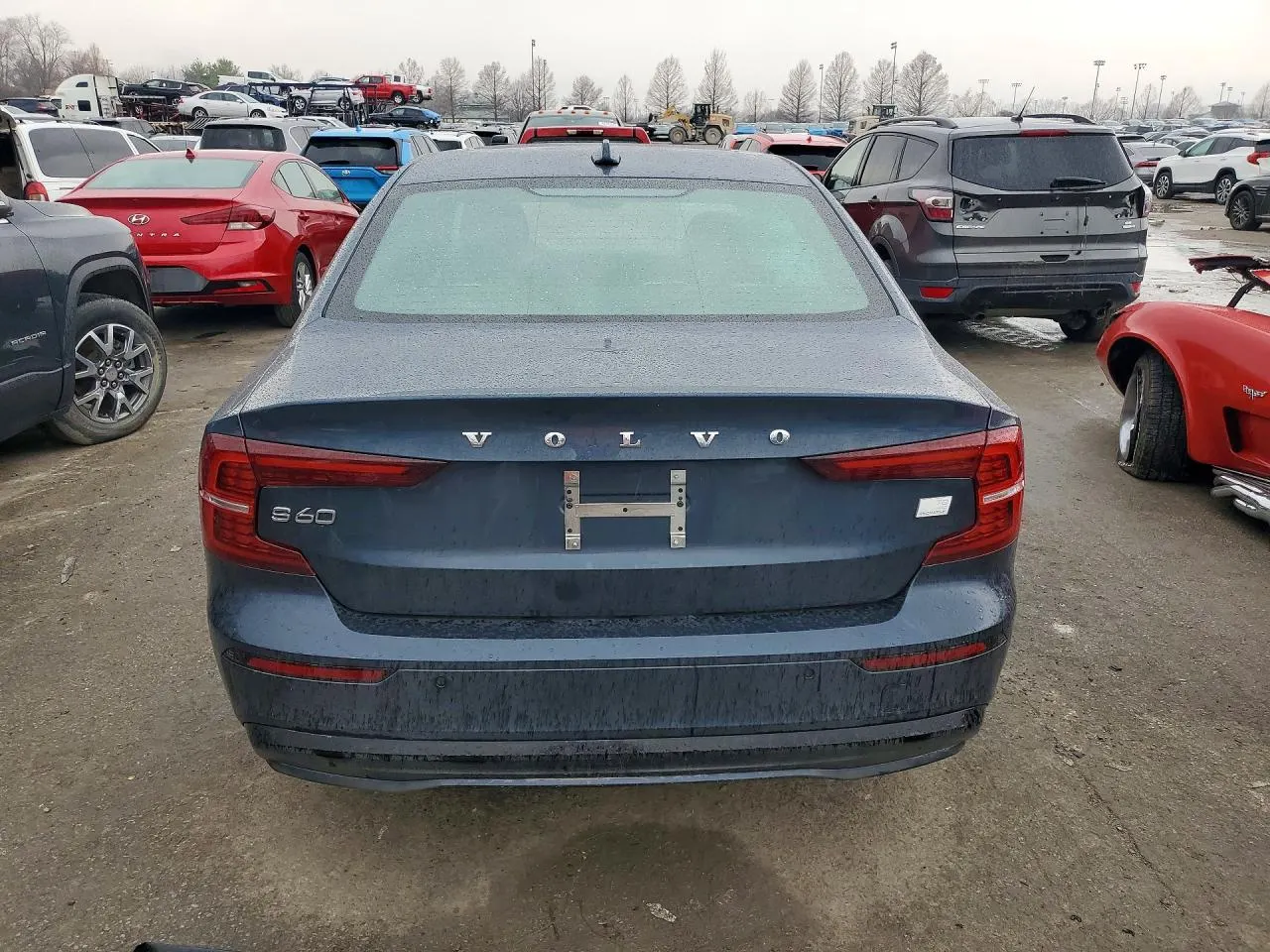 2024 Volvo S60 Recharge Plug-In Hybrid Ultimate Dark Theme