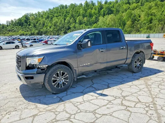 2021 Nissan Titan SV