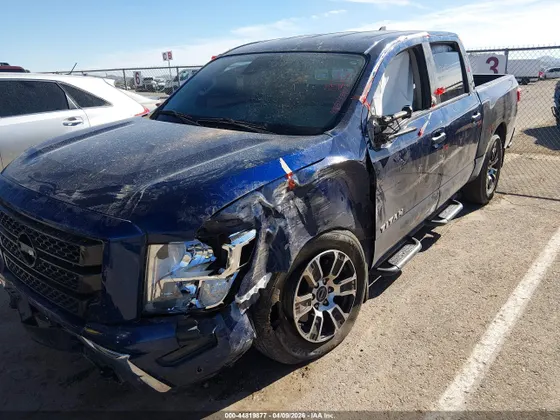 2023 Nissan Titan SV
