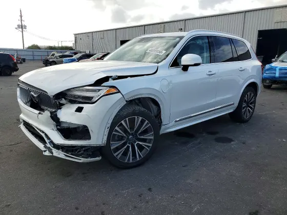 2022 Volvo XC90 Recharge Plug-In Hybrid Inscription Expression