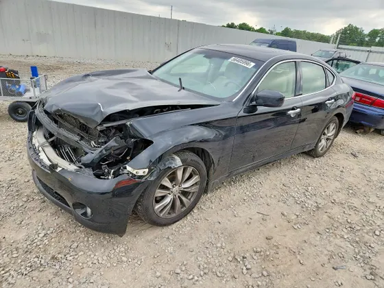 2013 INFINITI M37