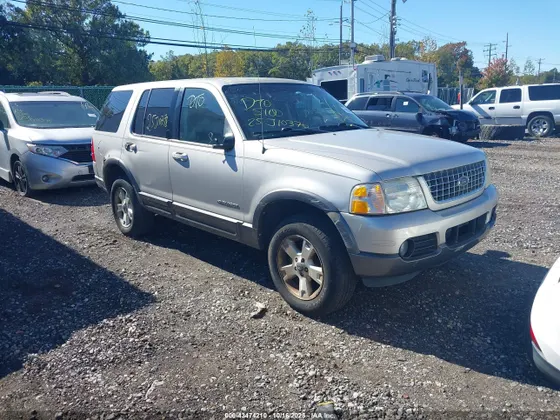 2004 Ford Explorer XLT