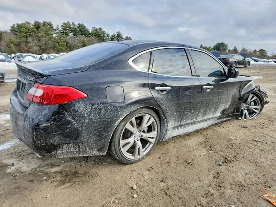 2013 INFINITI M56