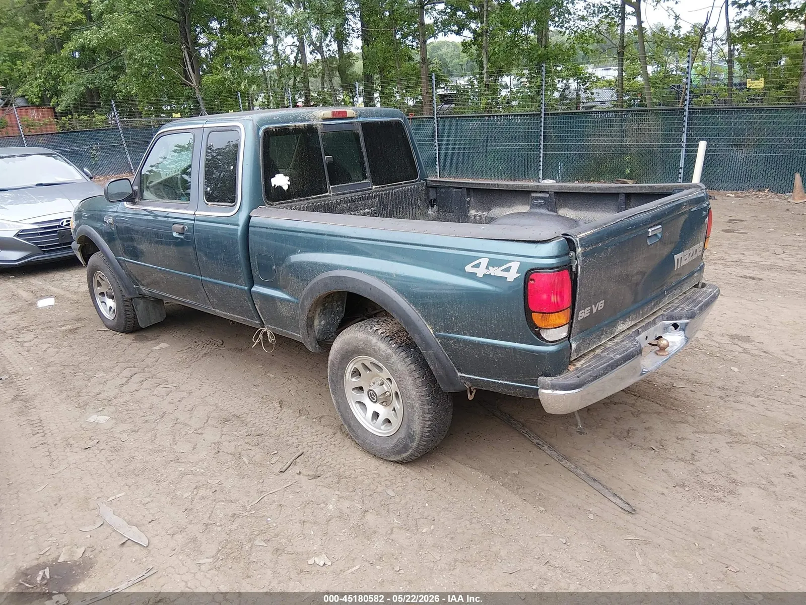 1998 Mazda B-Series 4WD Truck SE