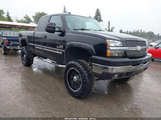 2004 Chevrolet Silverado 2500HD LS