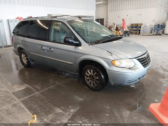 2005 Chrysler Town & Country Touring
