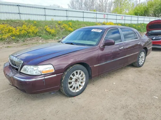 2006 Lincoln Town Car Signature