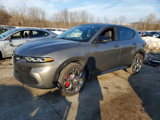 2024 Alfa Romeo Tonale Veloce