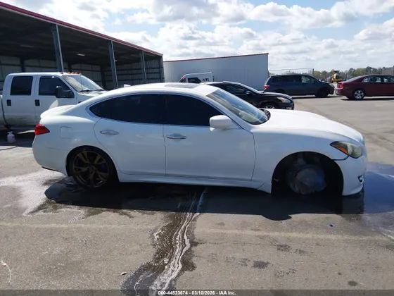 2012 INFINITI M56