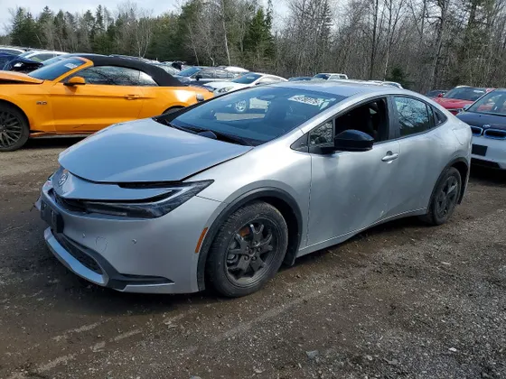 2025 Toyota Prius Plug-In Hybrid SE
