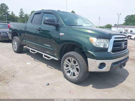 2011 Toyota Tundra 4WD Truck GRADE 5.7L V8