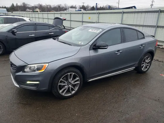 2016 Volvo S60 Cross Country T5 Platinum