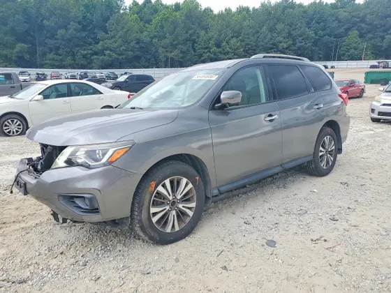 2017 Nissan Pathfinder SL