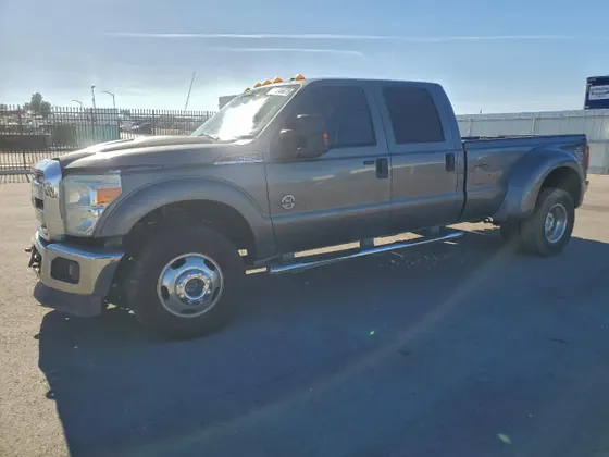 2012 Ford Super Duty F-350 DRW Lariat