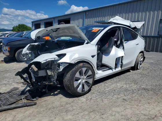 2023 Tesla Model Y Long Range