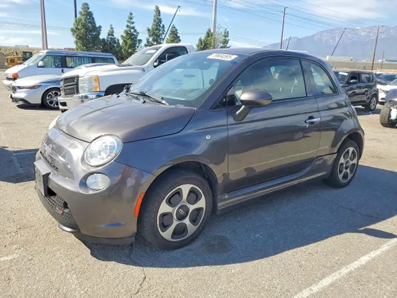 2017 FIAT 500e 500