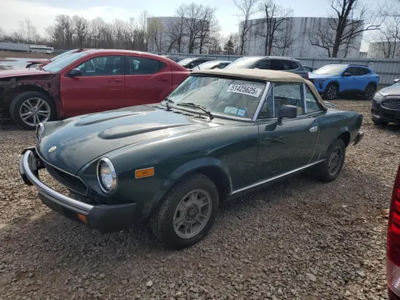 1982 FIAT 124 SPIDER