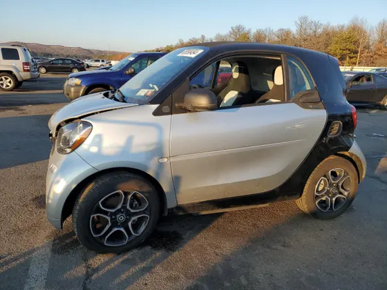 2019 smart EQ fortwo pure