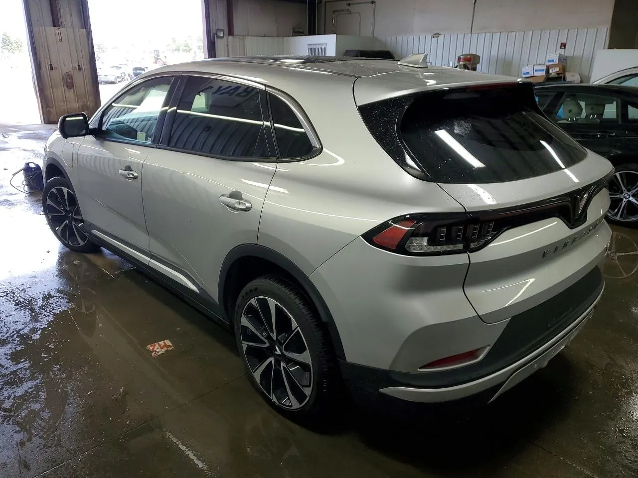 2024 VinFast VF 8 Plus