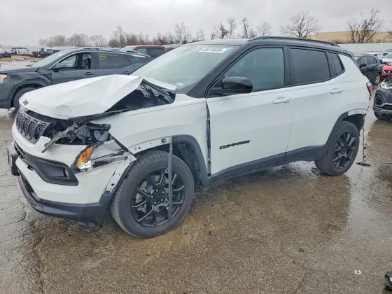 2023 Jeep Compass Altitude